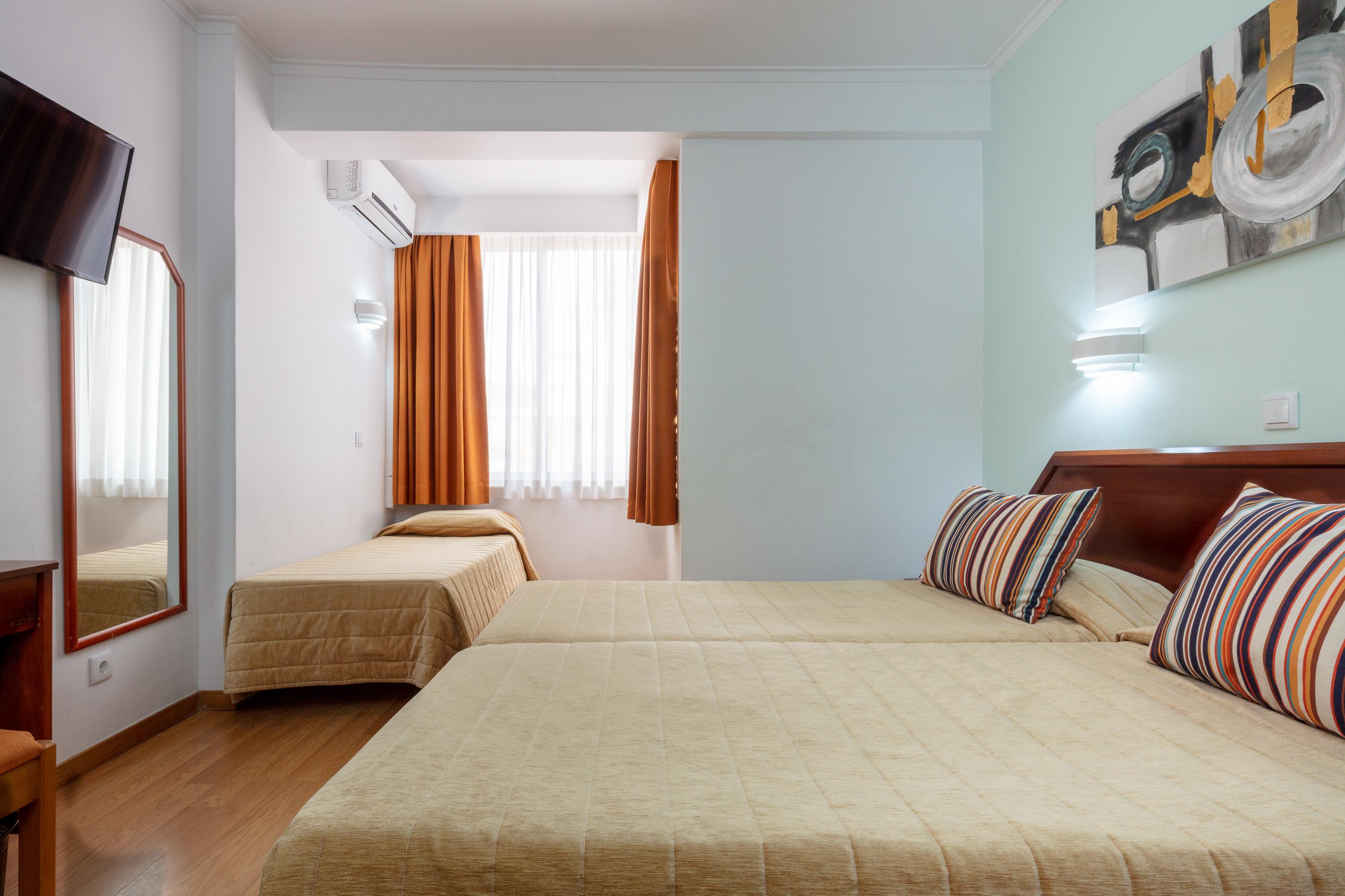 Hotel Anjos Lisbon Exterior photo